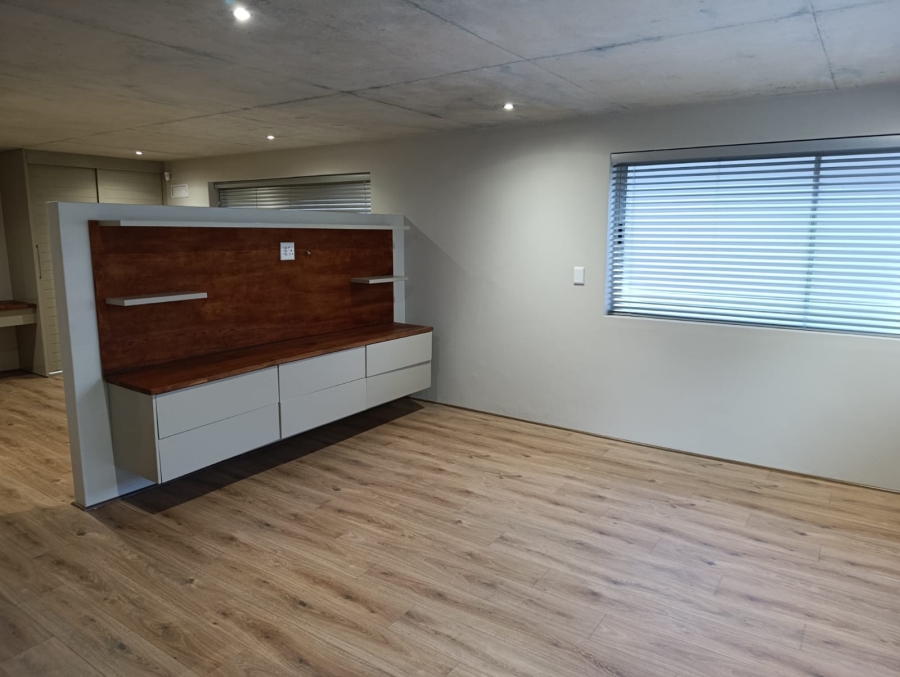 1 Bedroom Property for Sale in Voelklip Western Cape